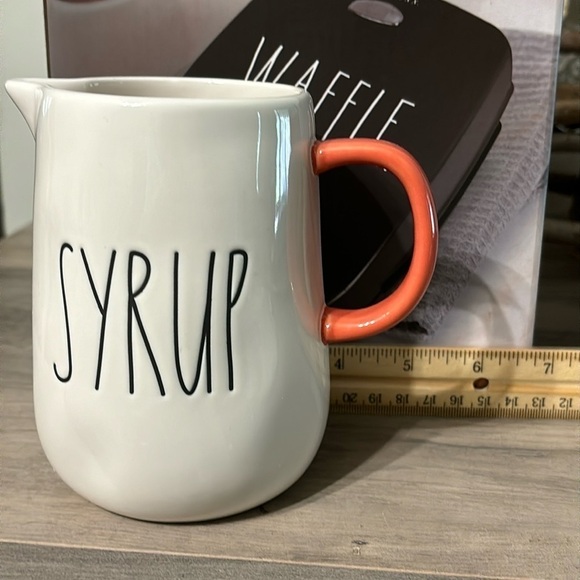 NIB Rae Dunn Non-Stick Waffle Maker and NWOT Syrup Pitcher - Picture 12 of 14